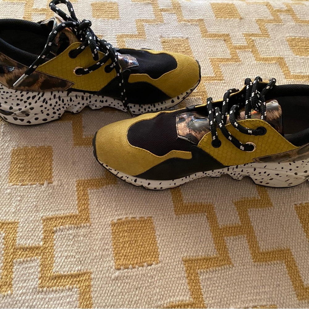 Steve Madden leopard Print cuff Sneakers gold trim